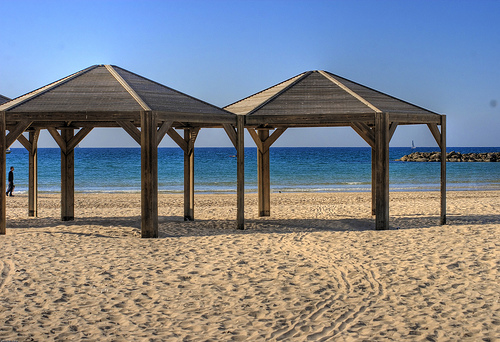 Tel Aviv Beach In the Winter. Photo: yanivba, used under Creative Commons License (By 2.0)