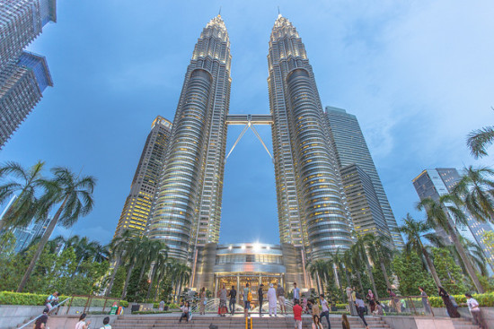 Petronas Towers, Kuala Lumpur, Malaysia - Photo: IQRemix via Flickr, used under Creative Commons License (By 2.0)